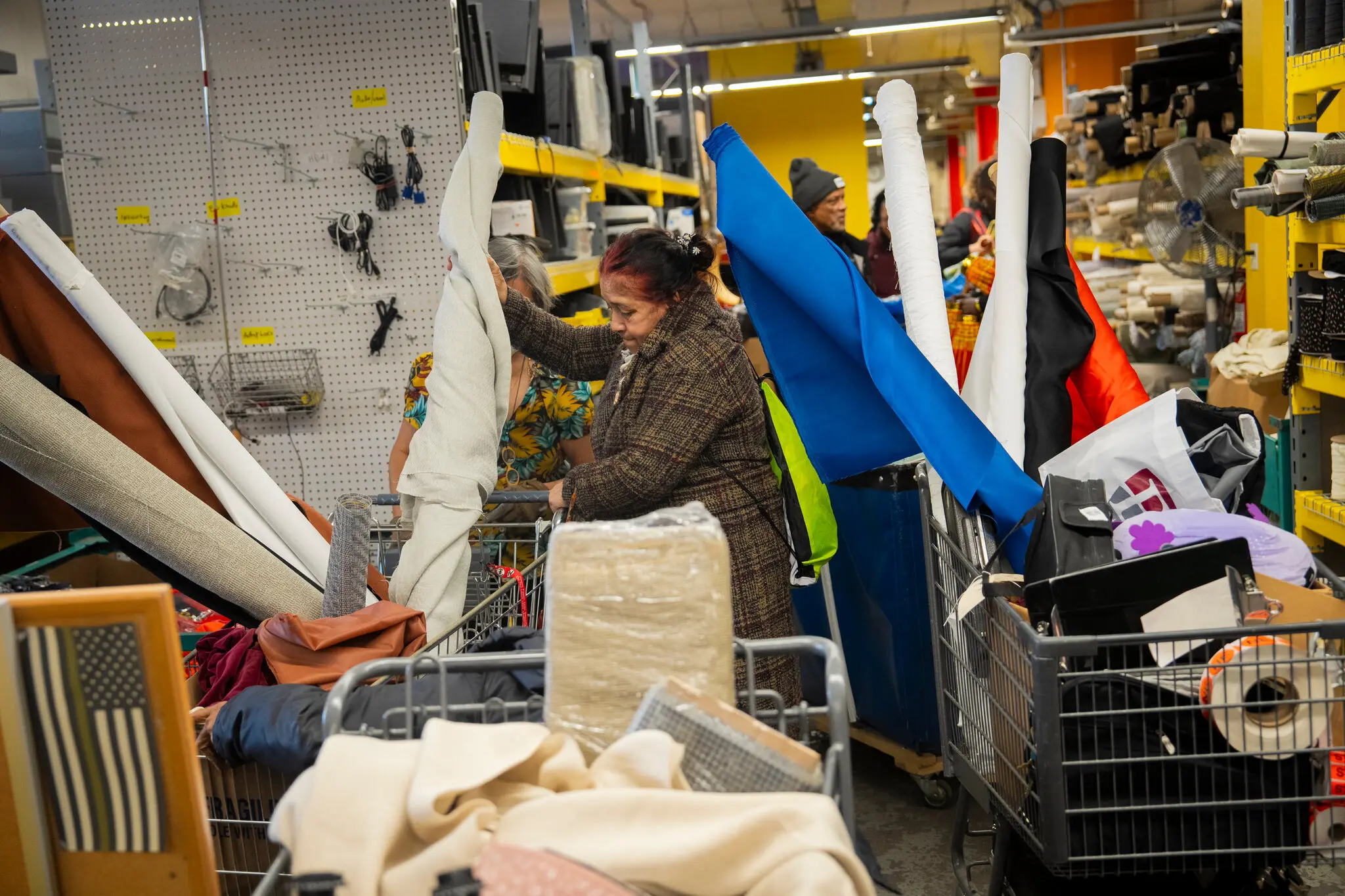 15MET-ARTS-ECONOMY--01-zkbw-superJumbo