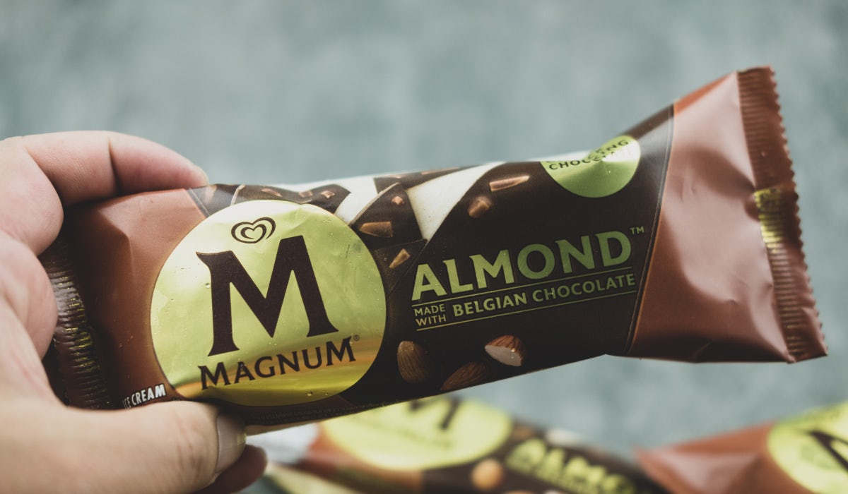 Magnum-header-almond.png